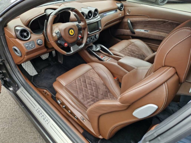 Ferrari FF de 2015 intérieur