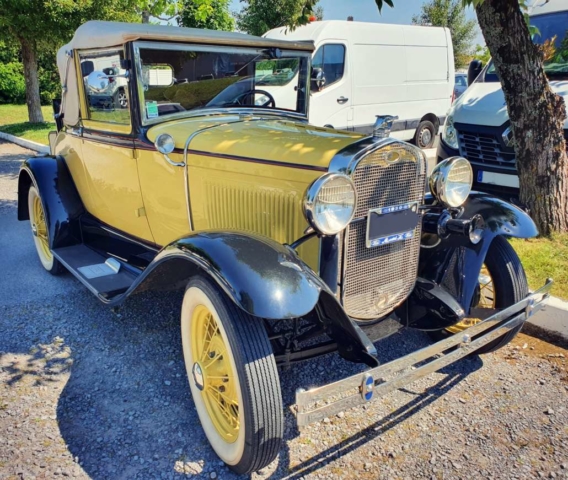 Ford A Cabriolet de 1930 3/4 avant droit