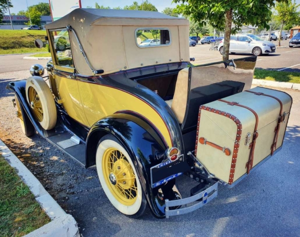 Ford A Cabriolet de 1930 3/4 arrière gauche