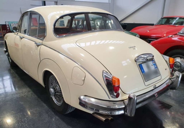 Jaguar Mark II 3.8 de 1962 3/4 arrière gauche