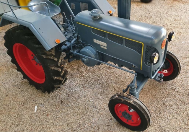 Lanz 2416 bleu 3/4 avant droit