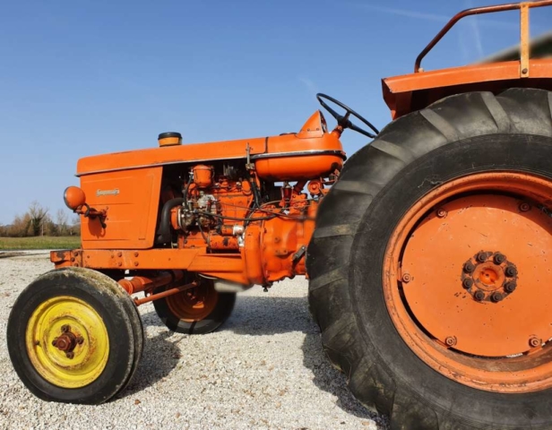 Tracteur Renault Super 5 R7054 latéral gauche