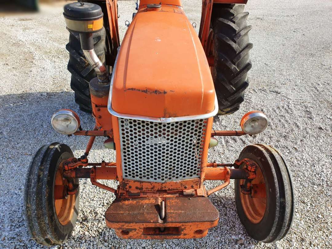 Tracteur Renault Super 5 R7054 avant